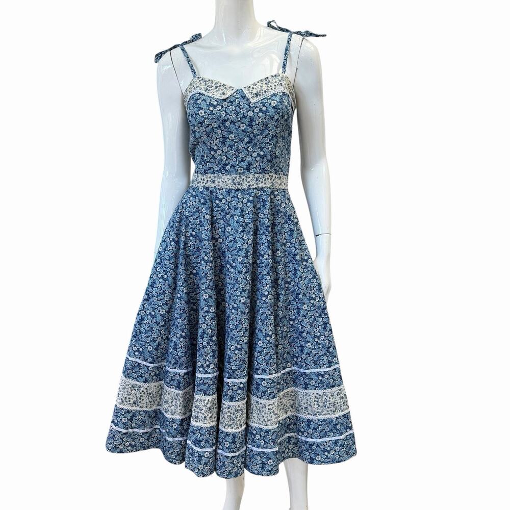 VTG 1970s Blue Floral Cotton Sundress - Prairie Boho Tie-Strap Midi Dress, Small